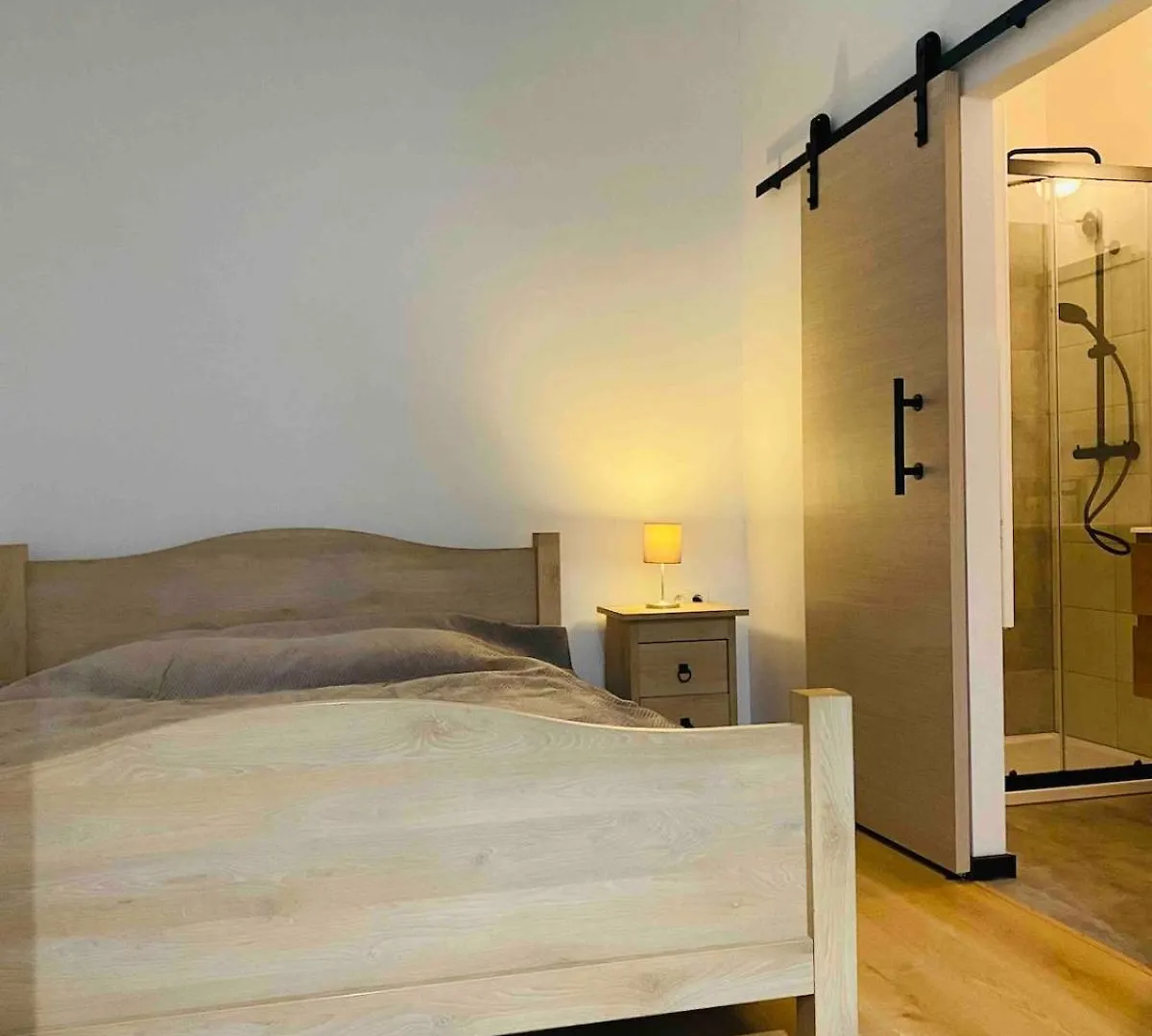 Studio Calme Et Lumineux A Uccle Brussels