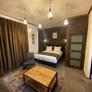 J And R Apartament