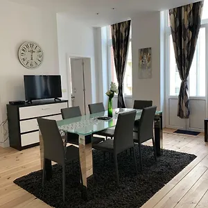 Modern First Floor Apartment