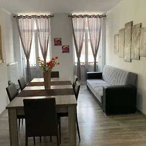 Modern Second Floor Apartment
