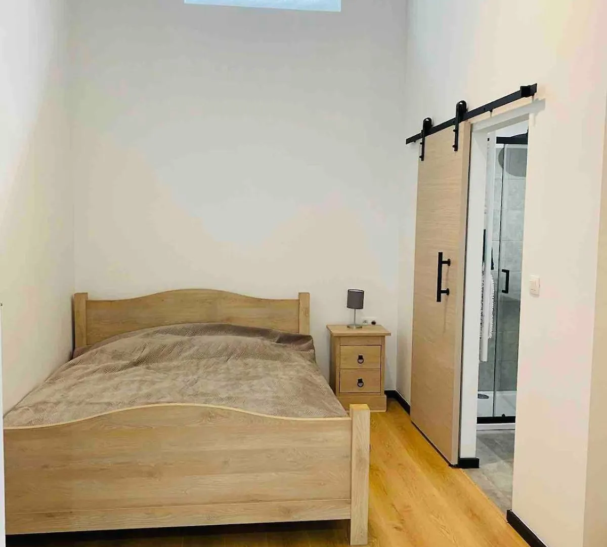 Studio Calme Et Lumineux A Uccle Bruksela